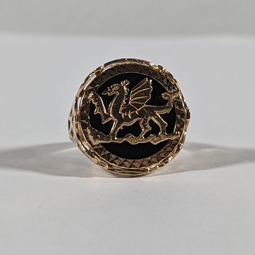 Pre-owned 9ct Yellow Gold Welsh Dragon Signet Ring Size T - Own4Less